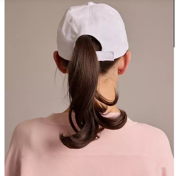 NWOT David’s Bridal “BRIDE” Hat - Picture 4 of 4